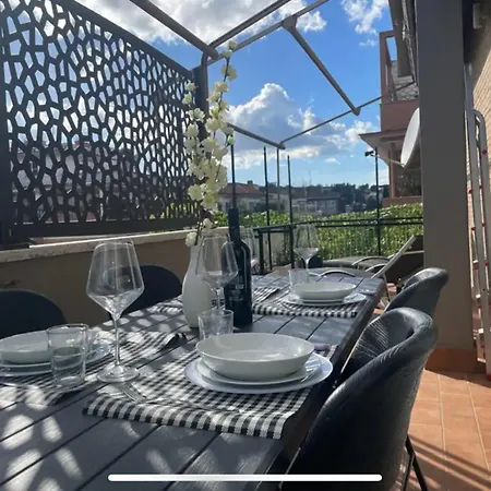 La Terrazza Di Vigna Clara Apartmán