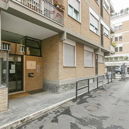 La Terrazza Di Vigna Clara Appartamento *